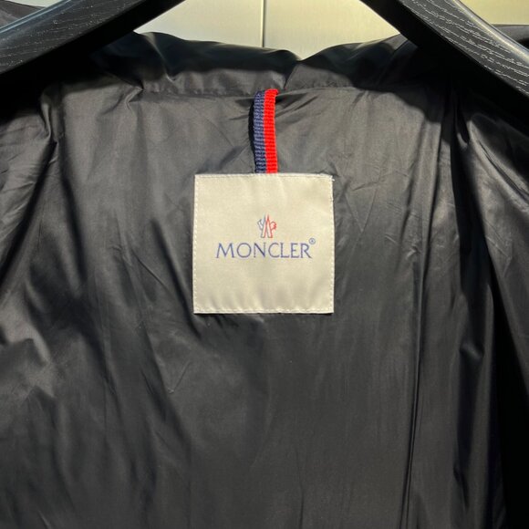Moncler Black Down Jacket – Authentic, Great Condition - Picture 9 of 16
